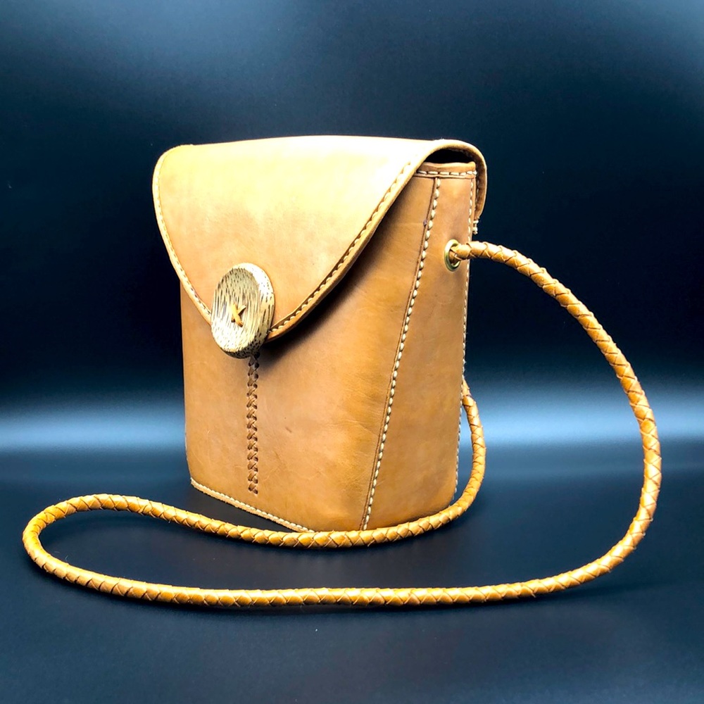 Inge Christopher Leather Vintage Crossbody Bucket Bag